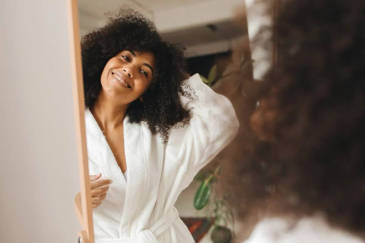 10 Daily Self-Love Affirmations (Say These for 21 Days, Sis)